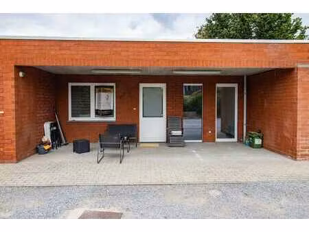 appartement 3 chs avec terrasse et place de parking privatif