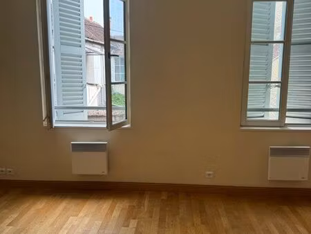 loue studio centre auxerre