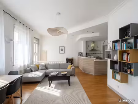 brest hypercentre – appartement 3 pièces 68m² – beaux volumes & extérieur