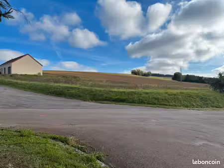terrain constructible 1051 m² béon