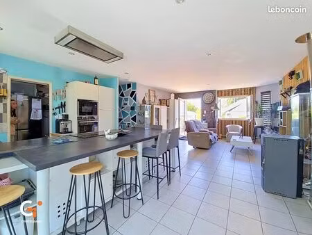 propriété 5 pièces 115 m²