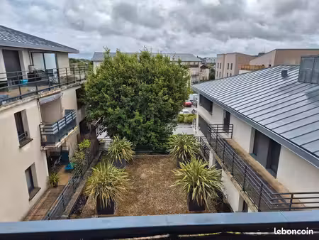 appartement t2 meublé avec balcon   parking fermé   quartier calme