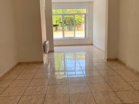 appartement 2 chambres avec cour