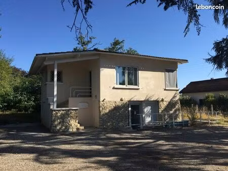 studio meublé près tram b  fac  hopitaux  europarc