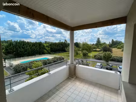 appartement 3 pièces 60 m² + balcon
