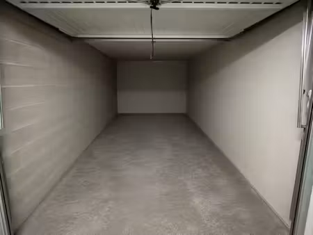 box sécurisé – double parking en enfilade – secteur timone