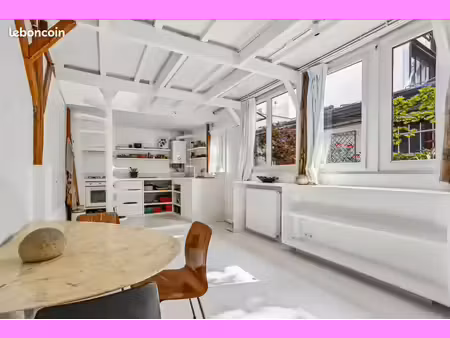 maison au pied des buttes chaumont