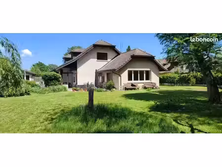 sur 1 500 m2 de terrain clos. superbe villa individuelle