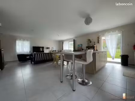 villa 4 pièces 99 m²