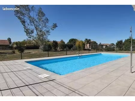 t2 meublé st sulpice - clim + piscine + balcon + parking (pour étudiants  salariés  touris