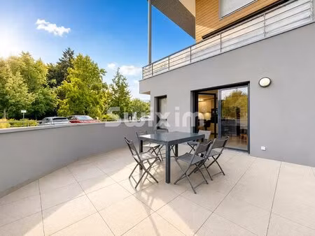 appartement t2 de 63m2 avec terrasse de 24m2 et garage fermé!