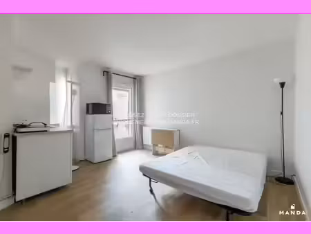 t1 meublé - 19  rue henry monnier  75009  paris  france