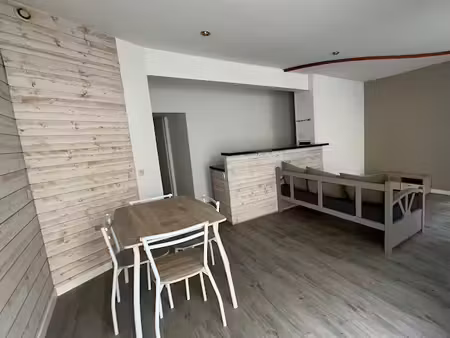 location meublée appartement 2 pièces 48 m² à sèvremont (85700)  545 €