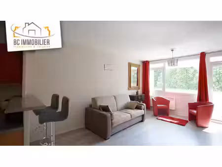 joli studio meublé
