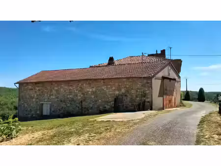 ancienne ferme à rénover sur les hauteurs