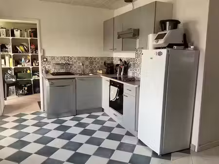 location maison 5 pièces 108 m² à les herbiers (85500)  800 €