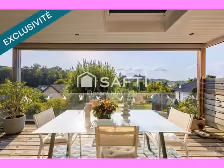charmante maison familialle au calme avec 4 chambres et grand sous-sol en excellent état!