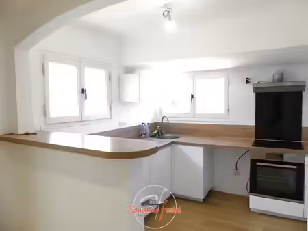 location appartement 4 pièces 89 m² à carros (06510)