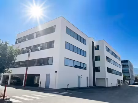 location bureaux 225 m²