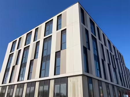 location bureaux 73 m²