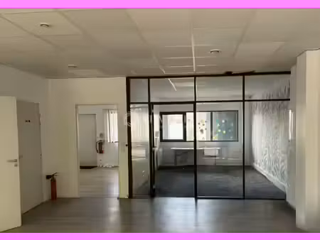 location bureaux 79 m²