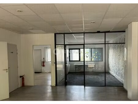 vente bureaux 79 m²