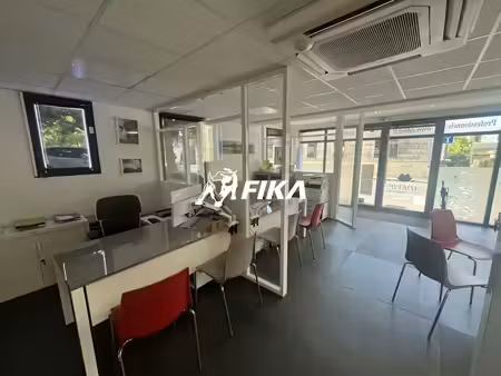 vente commerce saint medard en jalles 33160 62m²