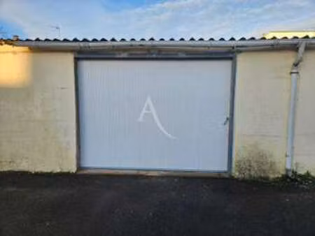 vente garage et parking aux sables-d'olonne (85100) : à vendre / 30m² les sables-d'olonne