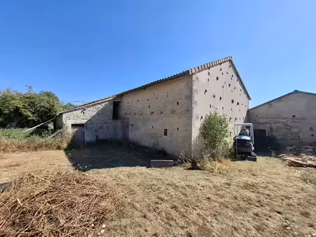 grande grange  prête à être convertie