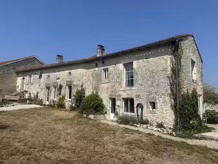 charmante maison de village en pierre – 3 chambres / 3 salles d'eau