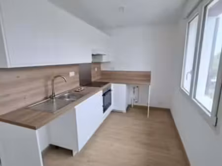 location appartement 2 pièces à bréal-sous-montfort (35310) : à louer 2 pièces / 34m² bréa