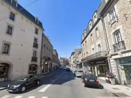location bureaux et commerces à dinan (22100) : à louer / 57m² dinan