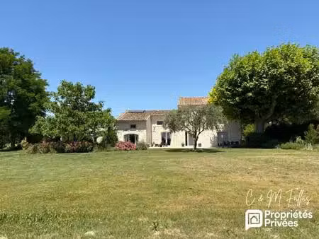 le charme d'un mas provençal... le confort d'une demeure contemporaine
