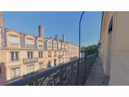 t4 rue godefroy 69006 avec balcon