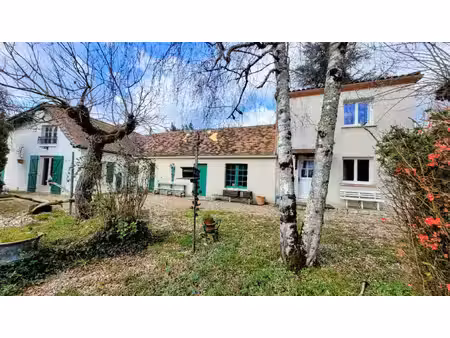 deux maisons  une seule adresse a la force 24130