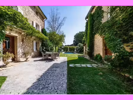 élégante maison de village rénovée avec piscine  garage et annexe au coeur de...