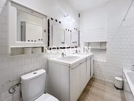 immeuble à vendre à saint-rémy-de-provence avec local commercial  appartement de 198 m² ..