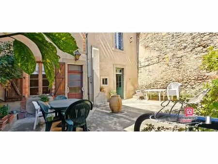 maison de village de caractère avec cour intime et grand garage à caunes-minervois