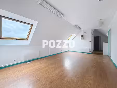 bureaux coutances proche centre ville 55m² acsenseur parking public
