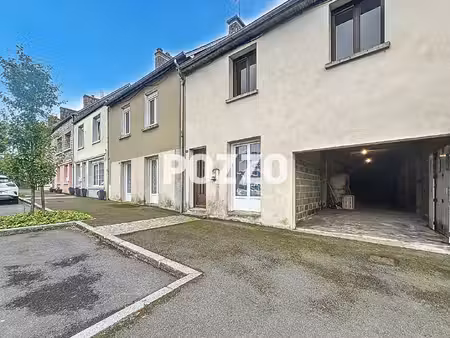 a vendre - juvigny les vallées - maison 9 pièce(s) 136 m² - centre-bourg