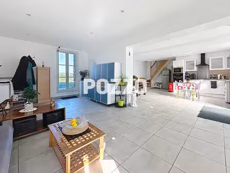 a vendre - saint james - maison en pierres 7 pièce(s) 153 m² - garage - jardin