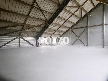 local commercial tirepied-sur-sée 250 m2