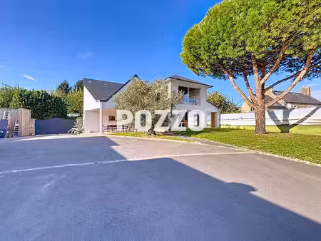 a vendre - périphérie d'avranches  maison contemporaine de 158 m² dépendance + studio.
