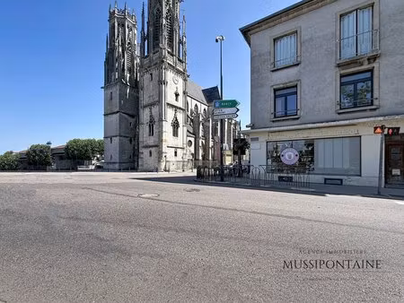 à louer local commercial 32 m² – 950 € |pont-à-mousson