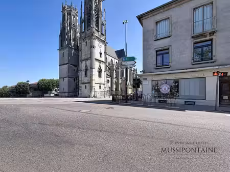 à louer local commercial 32 m² – 950 € |pont-à-mousson