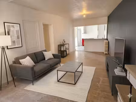 108 m² de plain pied au centre de milly-la-forêt avec jardin de 300 m²  3 chambres  2 bure