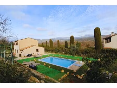 villa avec piscine à saint-cézaire