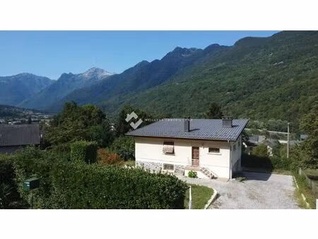 maison familiale avec grand terrain