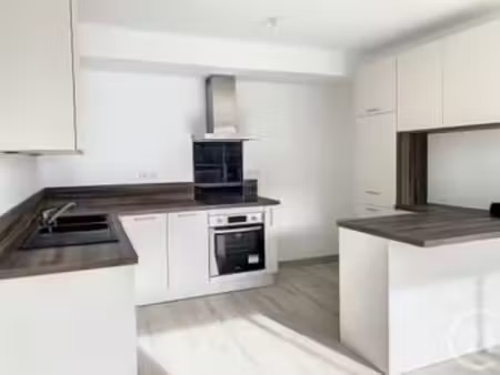location appartement 3 pièces à dinan (22100) : à louer 3 pièces / 91m² dinan