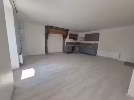 location maison 4 pièces 80.7 m² à dingé (35440)  870 €